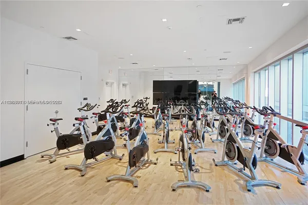 $7,500 | 851 Northeast 1st Avenue, Unit 4007, Miami, FL 33132