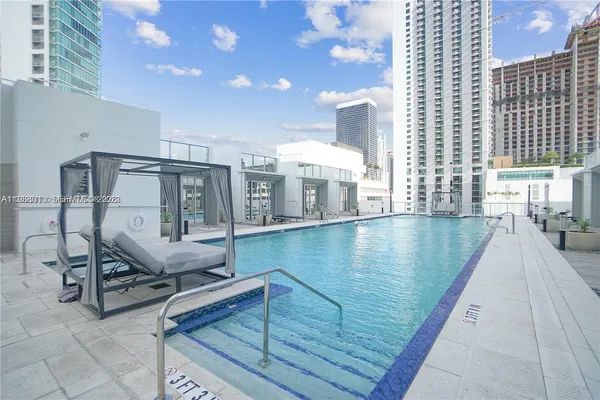 $7,500 | 851 Northeast 1st Avenue, Unit 4007, Miami, FL 33132