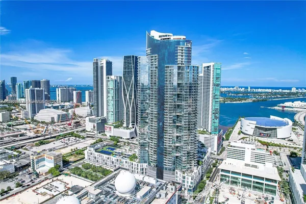 $7,500 | 851 Northeast 1st Avenue, Unit 4007, Miami, FL 33132