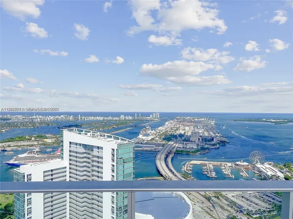 $7,500 | 851 Northeast 1st Avenue, Unit 4007, Miami, FL 33132