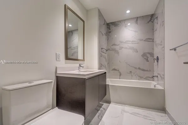 $7,500 | 851 Northeast 1st Avenue, Unit 4007, Miami, FL 33132