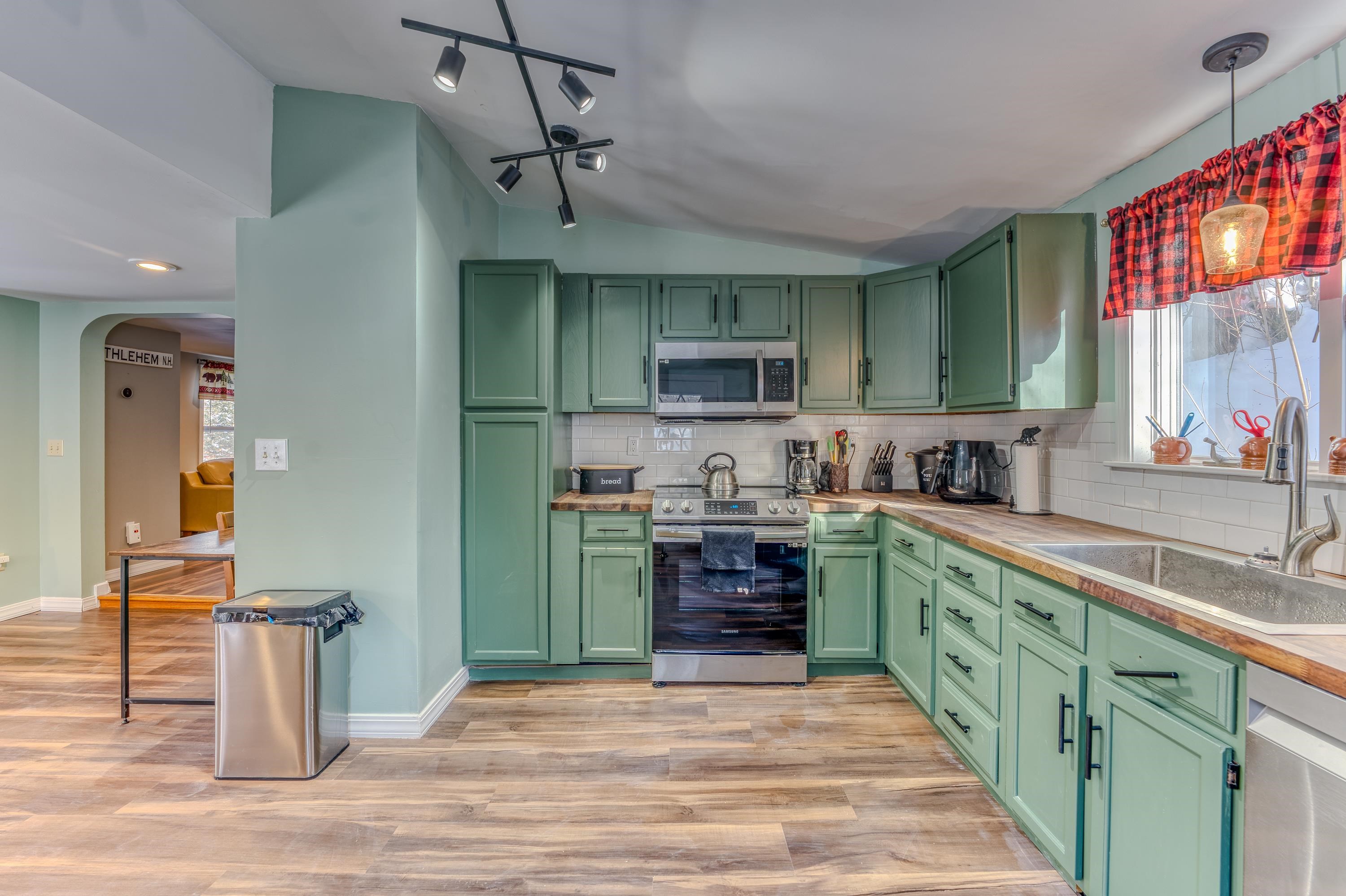 28 Jodo Way Bethlehem, NH 03574 - Photo 5 of 36