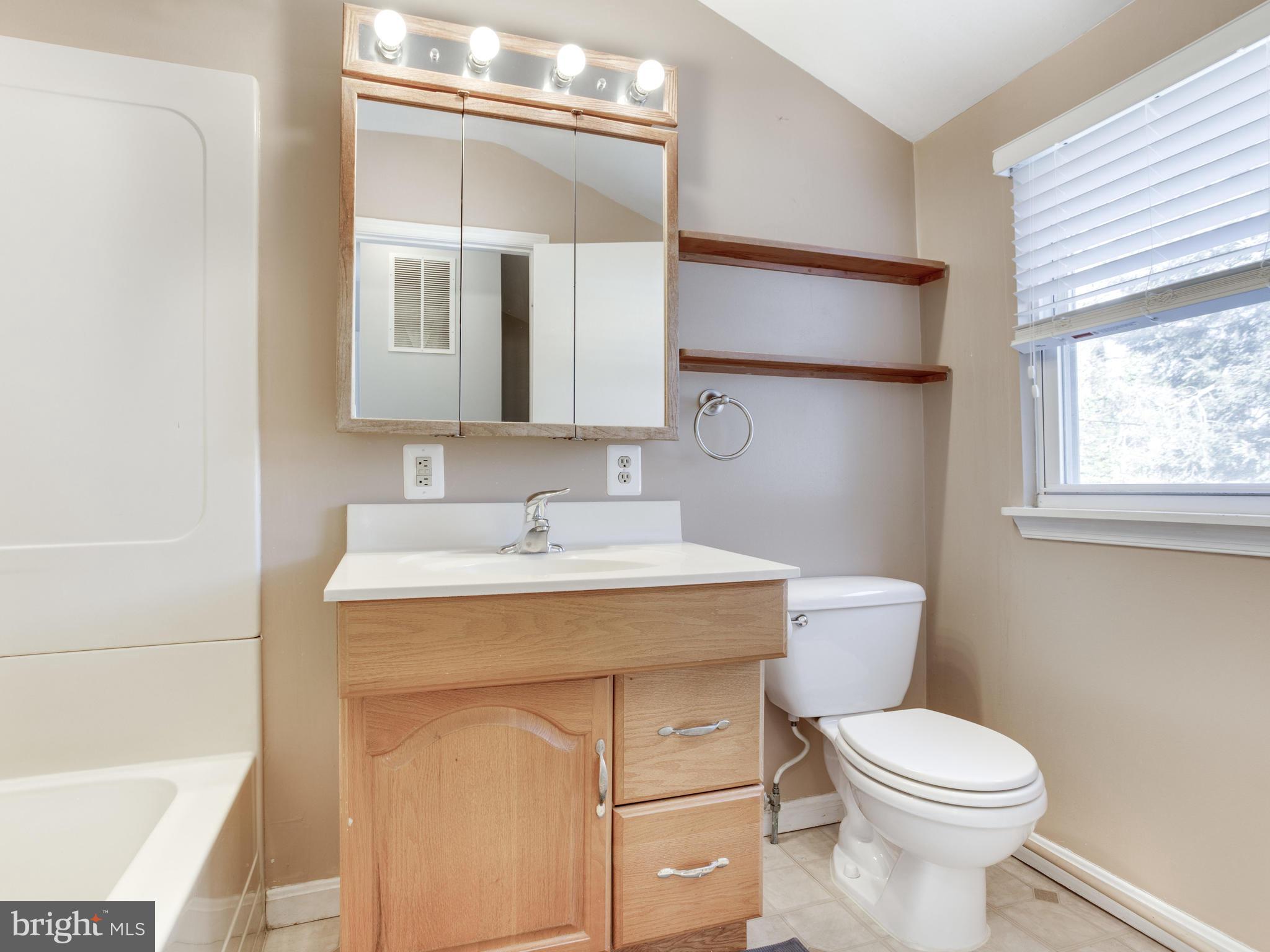 1240-7 Seven Oaks Road Baltimore, MD 21227 - Photo 18 of 23 Upstairs bath