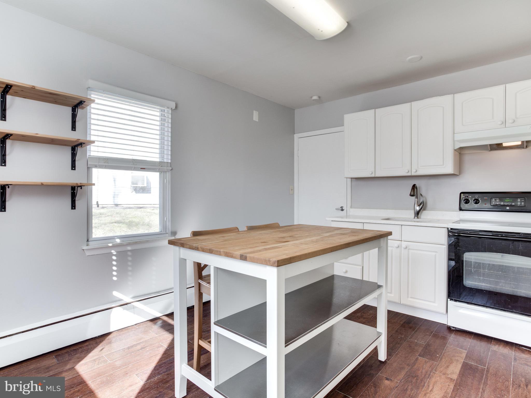 1240-7 Seven Oaks Road Baltimore, MD 21227 - Photo 6 of 23 New Quarz Countertops