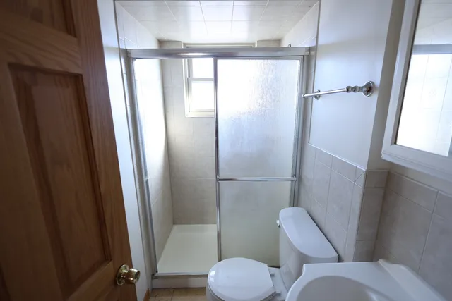 $2,100 | 9823 Linn Avenue, Unit 3, Schiller Park, IL 60176