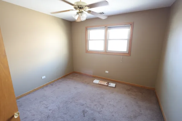 $2,100 | 9823 Linn Avenue, Unit 3, Schiller Park, IL 60176