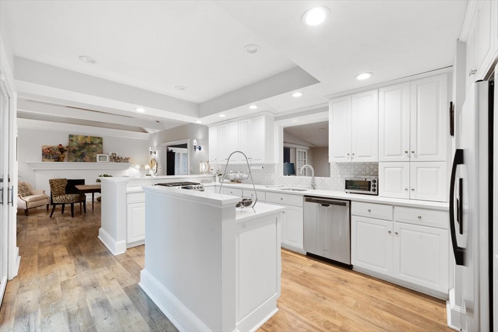 6 Popes Lane Hingham, MA 02043 - Photo 5 of 42