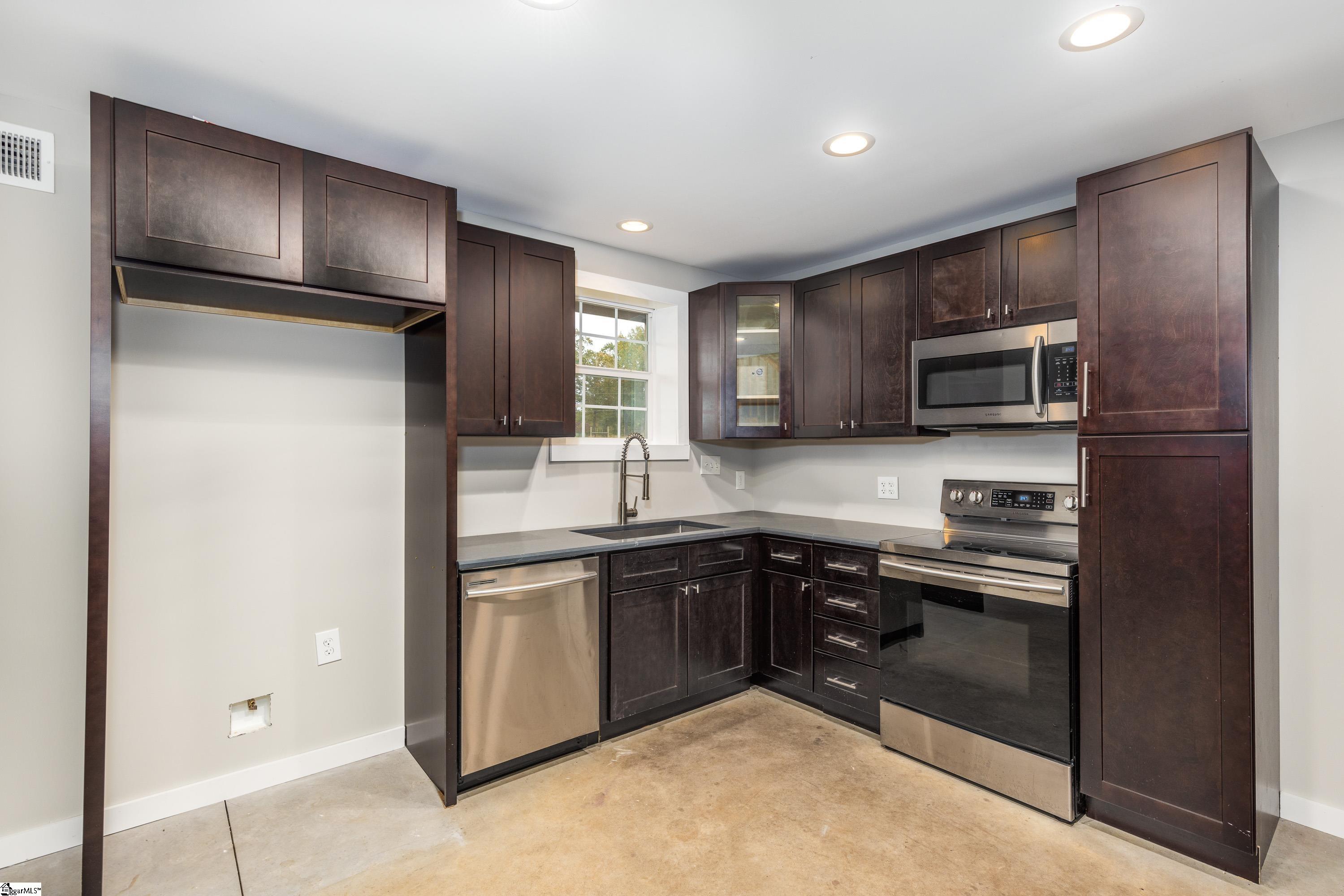 4835 State Park Road Travelers Rest, SC 29690 - Photo 10 of 35 Gallery Image 10