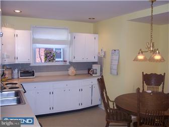 27 Mary Jane Lane Newtown Square, PA 19073 - Photo 11 of 12