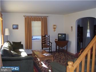 27 Mary Jane Lane Newtown Square, PA 19073 - Photo 8 of 12