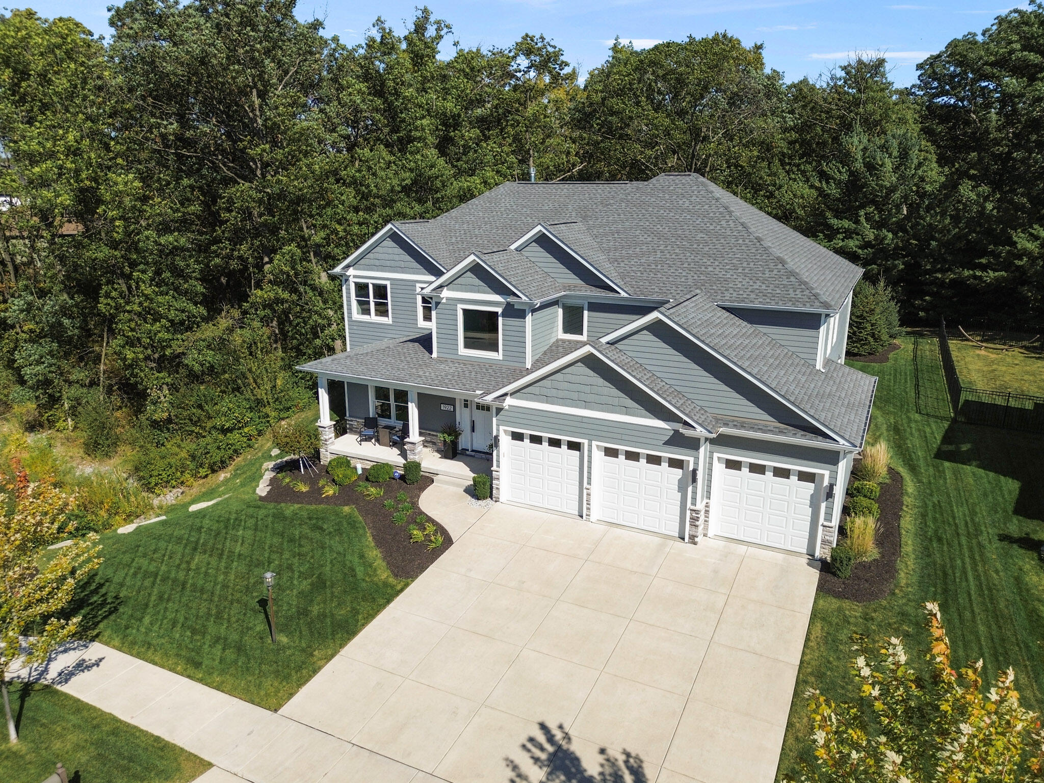 1922 Louis Drive Crown Point, IN 46307 - Photo 2 of 65 2048x1536