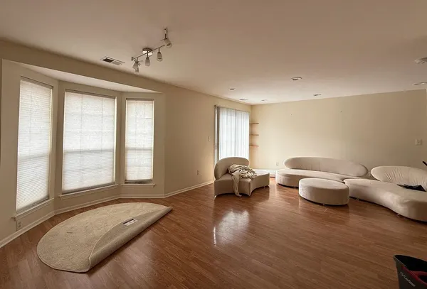 $3,000 | 17 Mulberry Street, Jersey City, NJ 07305