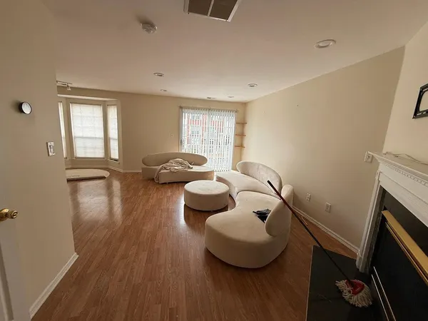 $3,000 | 17 Mulberry Street, Jersey City, NJ 07305