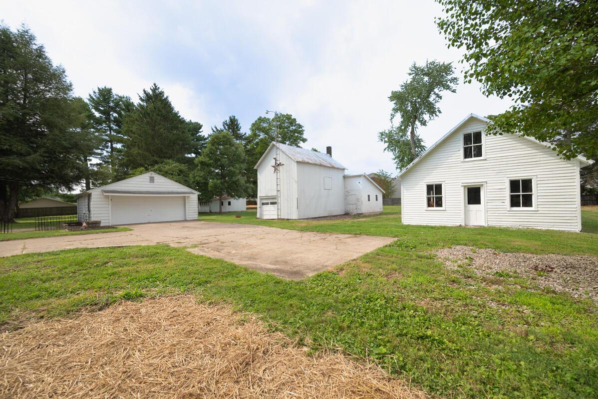 285 Castor Road Mansfield, OH 44904 - Photo 29 of 32 View of two of Buildings and Garage