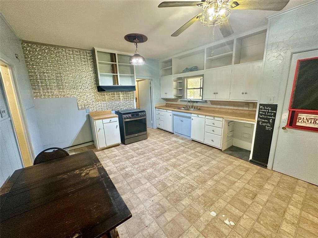 423 Strawn Road Ranger, TX 76470 - Photo 12 of 20