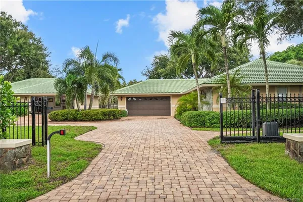 $1,149,000 | 2164 Southeast St Lucie Boulevard, Stuart, FL 34996