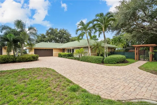 $1,295,000 | 2164 Southeast St Lucie Boulevard, Stuart, FL 34996