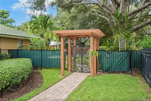 $1,295,000 | 2164 Southeast St Lucie Boulevard, Stuart, FL 34996