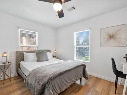 $425,000 | 839 West 17th Street, Houston, TX 77008