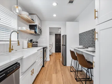 $425,000 | 839 West 17th Street, Houston, TX 77008