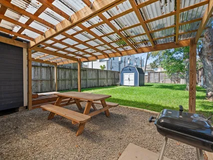 $425,000 | 839 West 17th Street, Houston, TX 77008