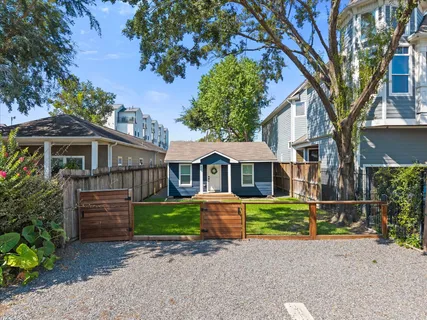 $425,000 | 839 West 17th Street, Houston, TX 77008