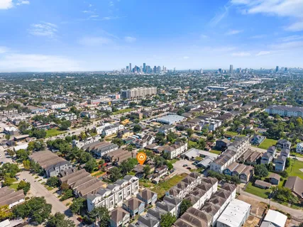 $425,000 | 839 West 17th Street, Houston, TX 77008