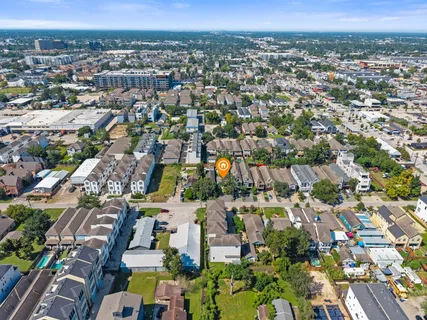 $425,000 | 839 West 17th Street, Houston, TX 77008