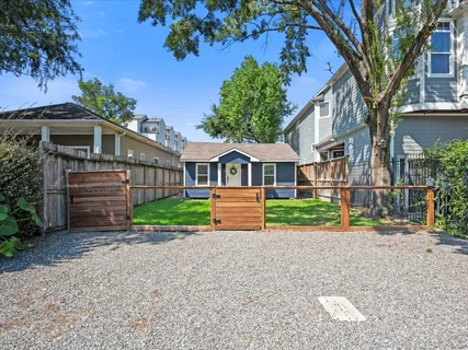 $425,000 | 839 West 17th Street, Houston, TX 77008