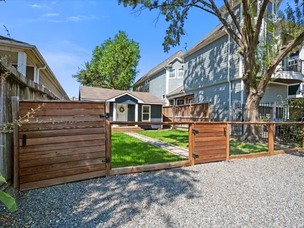 $425,000 | 839 West 17th Street, Houston, TX 77008