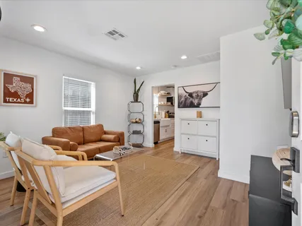 $425,000 | 839 West 17th Street, Houston, TX 77008