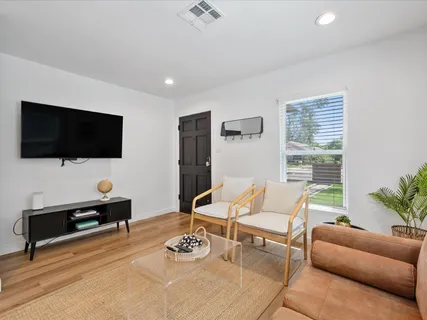 $425,000 | 839 West 17th Street, Houston, TX 77008