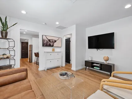 $425,000 | 839 West 17th Street, Houston, TX 77008