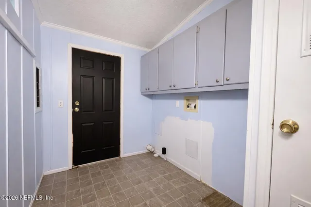 a view of utility room