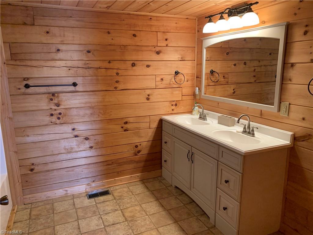2216 Ridge Run Road Boomer, NC 28606 - Photo 14 of 25 Gallery Image 14