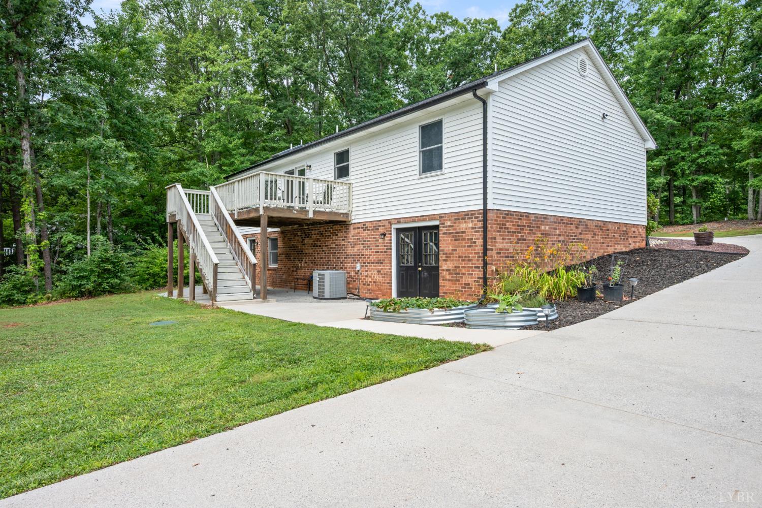 1558 Stonewall Road Concord, VA 24538 - Photo 10 of 56