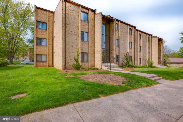 $1,700 | 10626 Provincial Drive, Unit E, Manassas, VA 20109