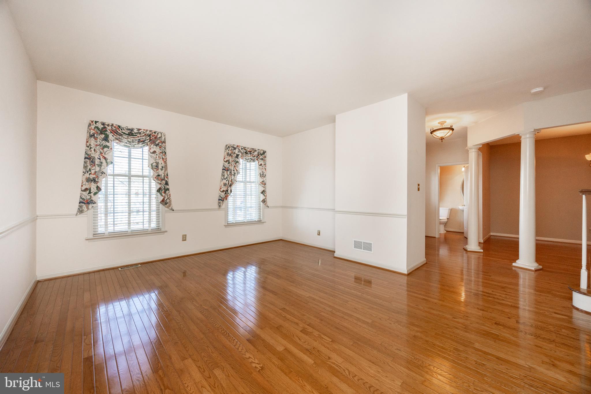 427 Vineyard Lane Downingtown, PA 19335 - Photo 14 of 50 Living Room