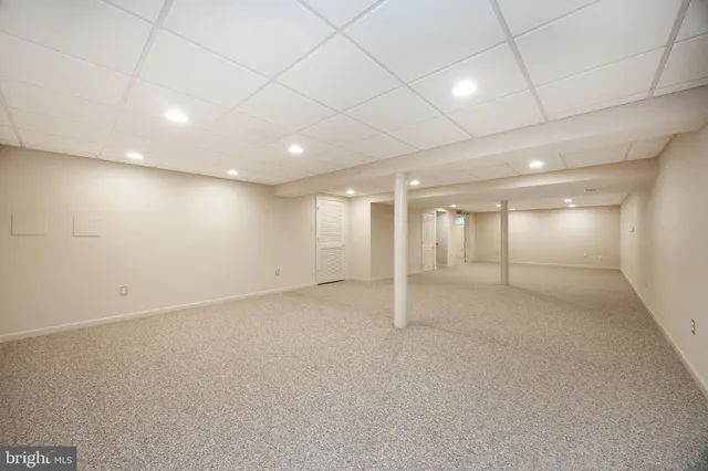 an empty room with a empty space