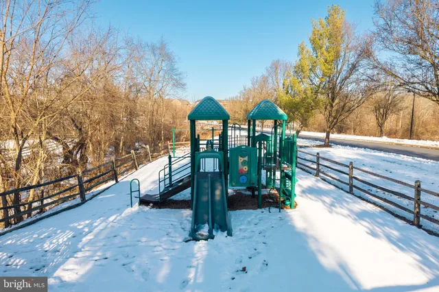 $649,000 | 427 Vineyard Lane, Downingtown, PA 19335