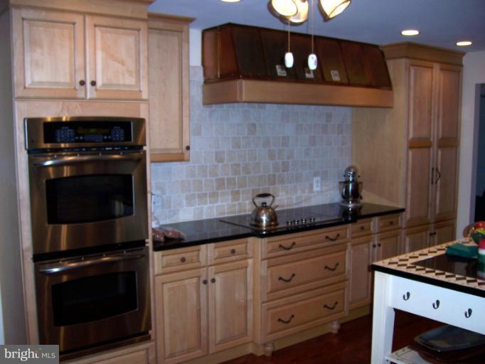 19263 Silcott Springs Road Purcellville, VA 20132 - Photo 7 of 24 Kitchen