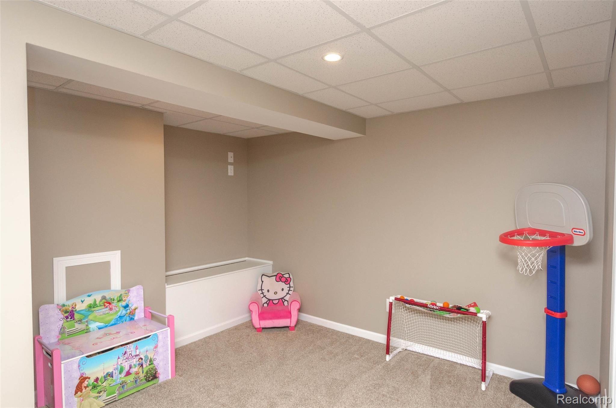 27554 Cromwell Road Novi, MI 48374 - Photo 30 of 36 00__31.jpg