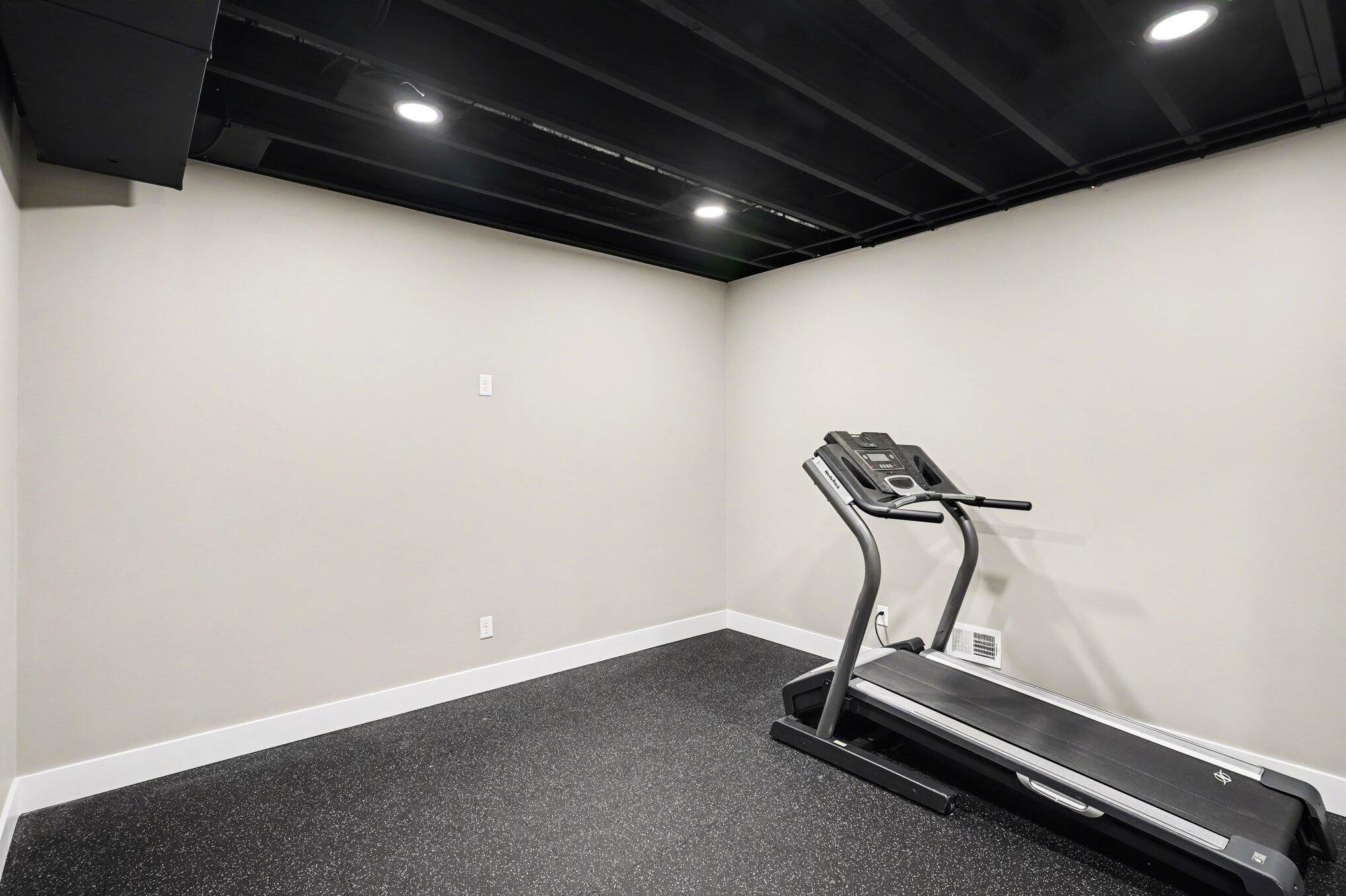 7433 Walsh Road Dexter, MI 48130 - Photo 34 of 48 032_file_9254