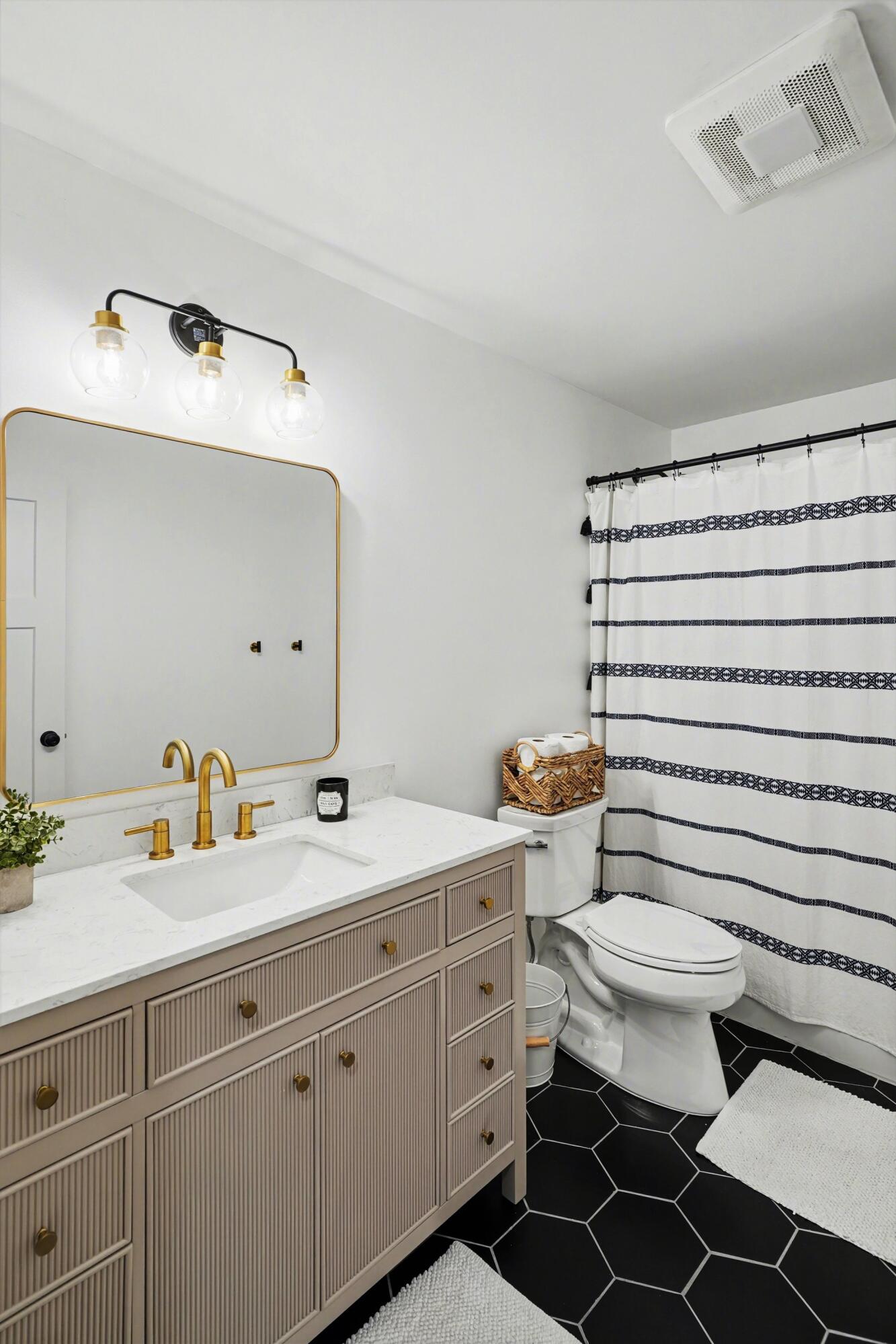 7433 Walsh Road Dexter, MI 48130 - Photo 37 of 48 035_file_2307