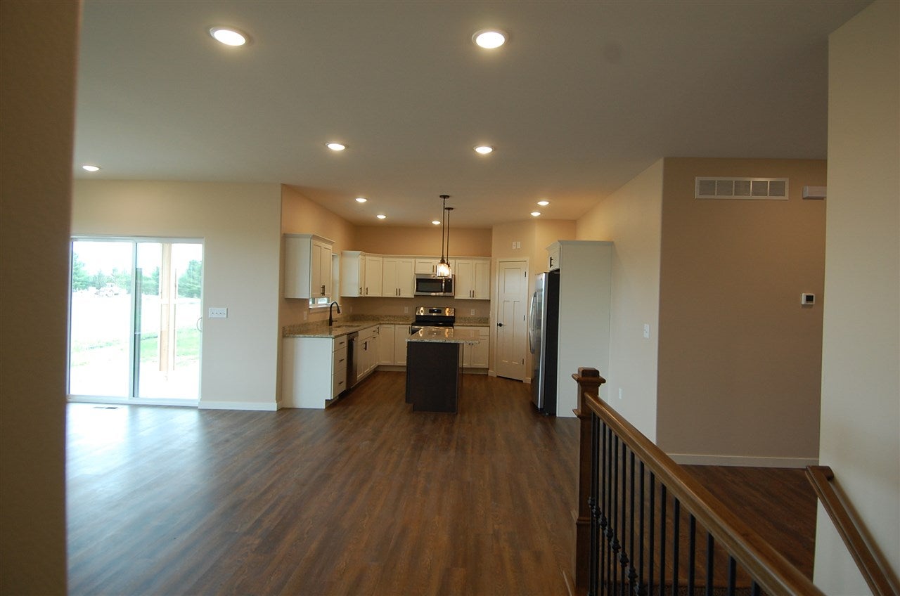 107 Cherry Lane Riverside, IA 52327 - Photo 9 of 26 Gallery Image 9
