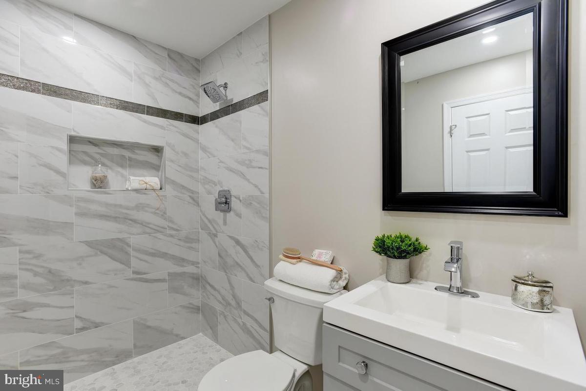 7504 Rockwood Road Frederick, MD 21702 - Photo 14 of 57 Spacious walk-in shower