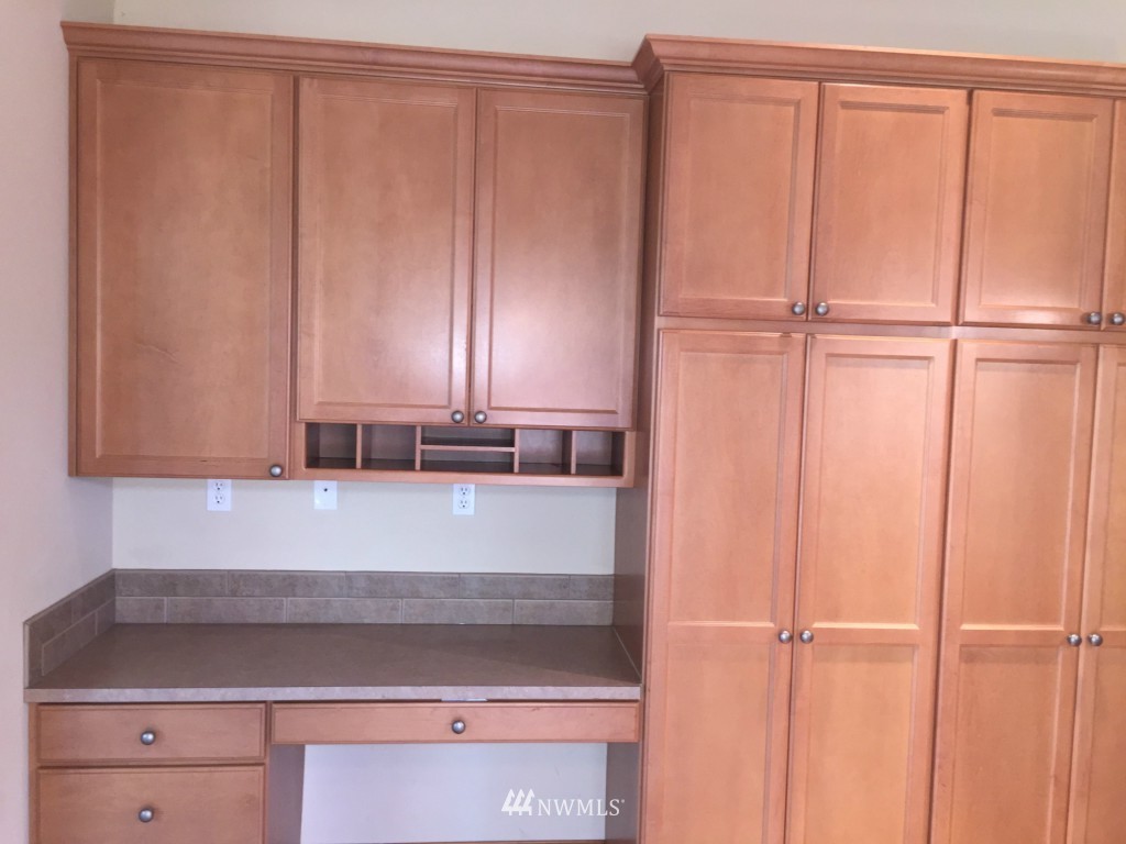 817 234th Place Southeast Bothell, WA 98021 - Photo 6 of 24 a view of a closet