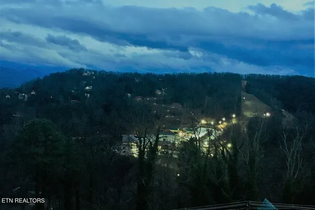 $929,995 | 1260 Ski View Dr 1302 1303 1304, Gatlinburg, TN 37738