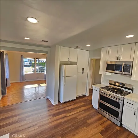 $799,990 | 7418 Amigo Avenue, Reseda, CA 91335