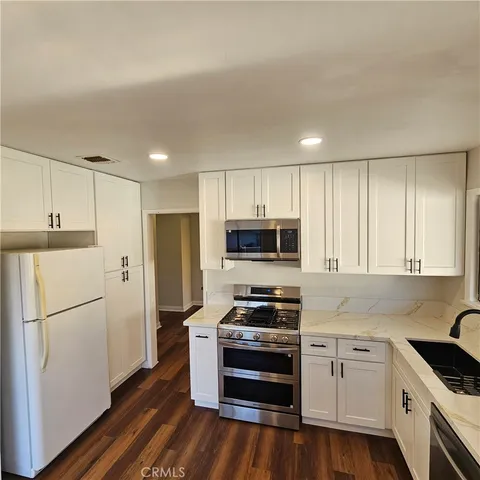 $799,990 | 7418 Amigo Avenue, Reseda, CA 91335